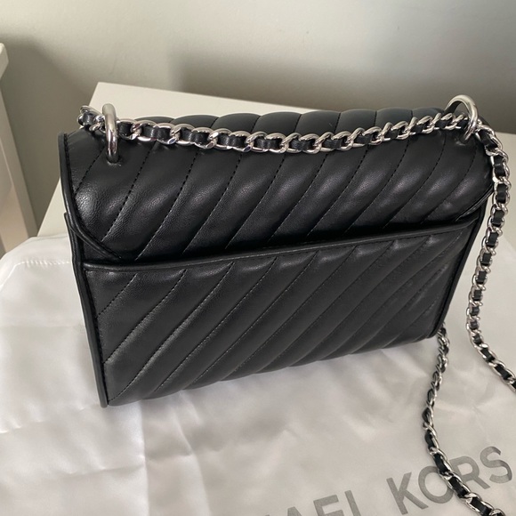 Michael Kors Shoulder/Crossbody bag with Quilting - Picture 6 of 12